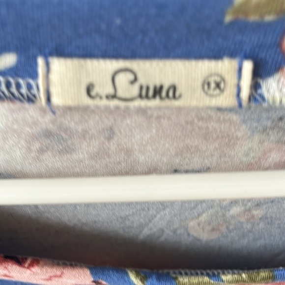 E. Luna Women’s Floral And Striped Tee Size 1X NWOT - Picture 2 of 6